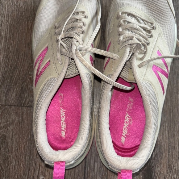 New Balance memory foam women’s size 9.5 sneakers tan and pink - Picture 4 of 6